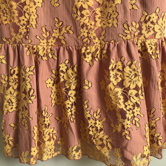 MAJORELLE NWT Sashi Midi Dress in Golden Blush - Picture 4 of 11